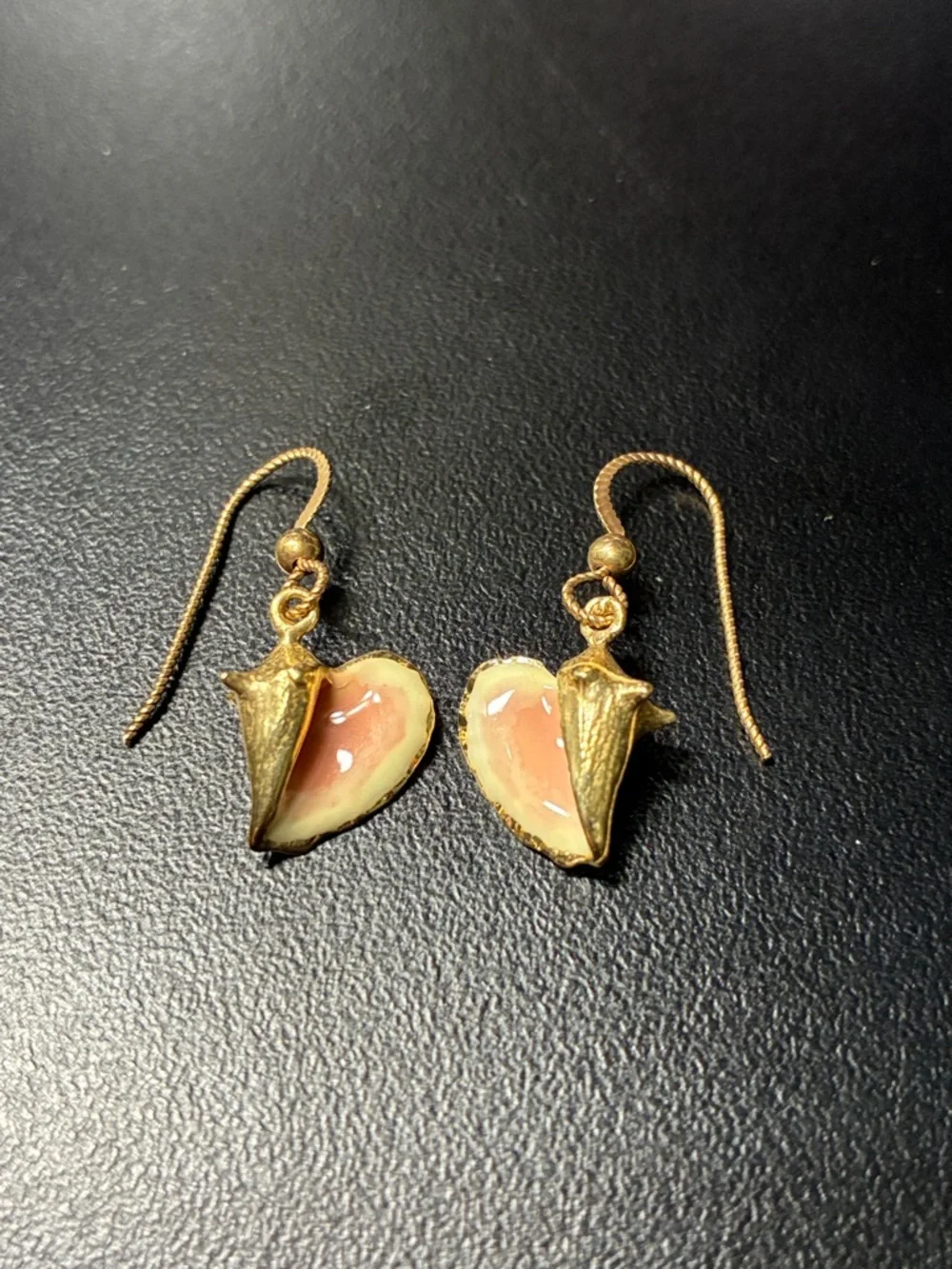 Handcrafted Gold-tone Pink conch shell Drop pierced Earrings - Picture 4 of 8